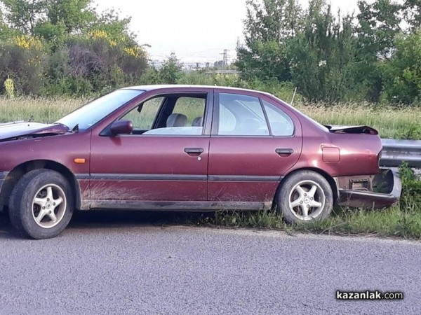 Катастрофа между две коли и камион, на входа на Казанлък