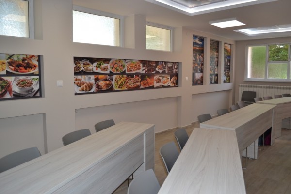 Още 2 нови учебни стаи в Гимназията по лека промишленост