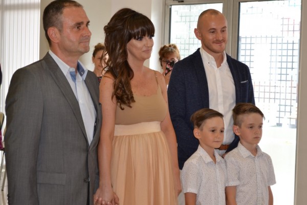 „Горчиво!“ за розовата сватба на семейство Терзиеви!