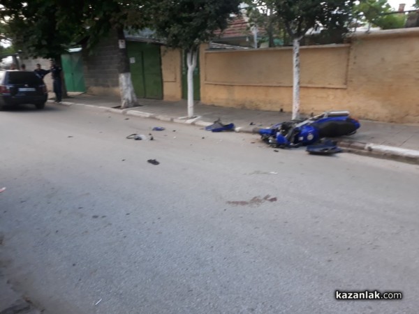 Тежка катастрофа между кола и мотор. Мотористът е починал