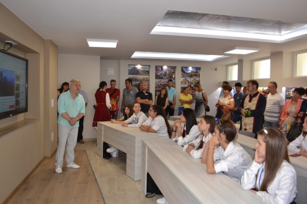 Още 2 нови учебни стаи в Гимназията по лека промишленост