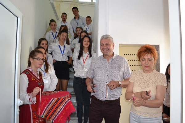 Още 2 нови учебни стаи в Гимназията по лека промишленост