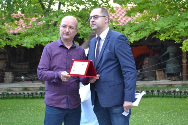 Кметът на Казанлък връчи наградата на 16–я носител на Голямата годишна награда за журналистика на БАРМ