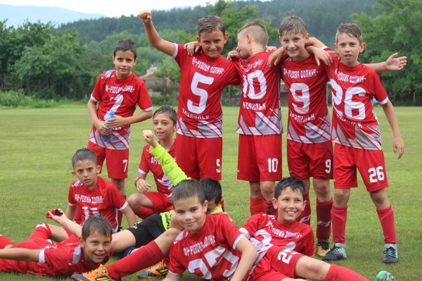 “Розите“ станаха шампиони на турнира на “Червените воини“