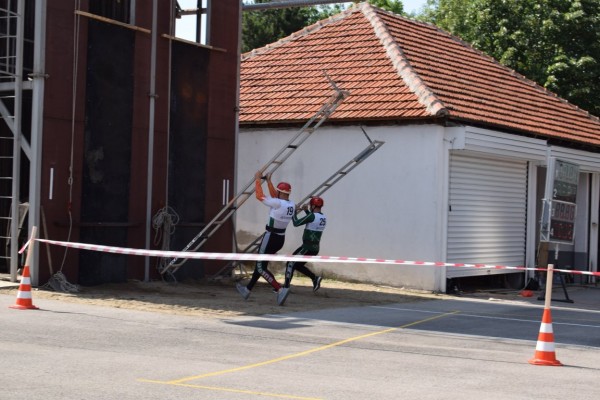 Пожарникарите от Стара Загора грабнаха купа “Севтополис“