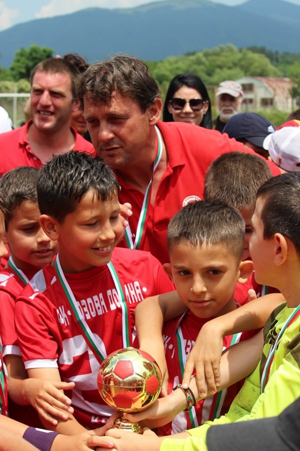 “Розите“ станаха шампиони на турнира на “Червените воини“