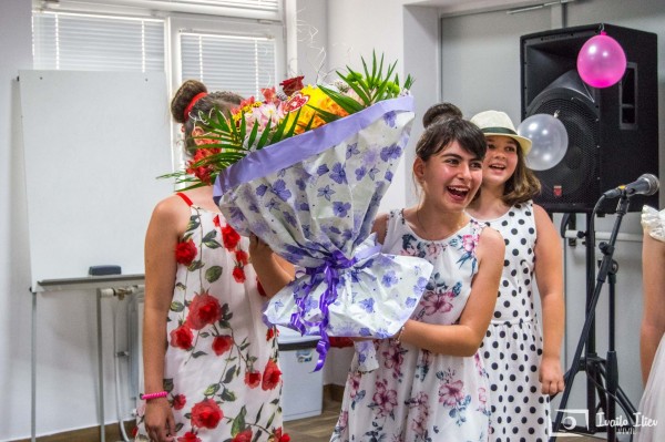 Ученички от МГ-то с първи самостоятелен вокален концерт