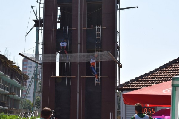 Пожарникарите от Стара Загора грабнаха купа “Севтополис“