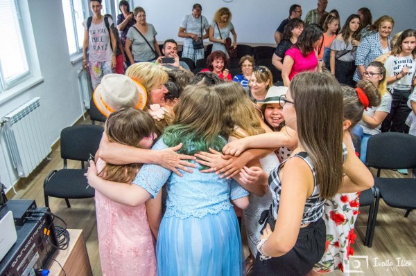 Ученички от МГ-то с първи самостоятелен вокален концерт