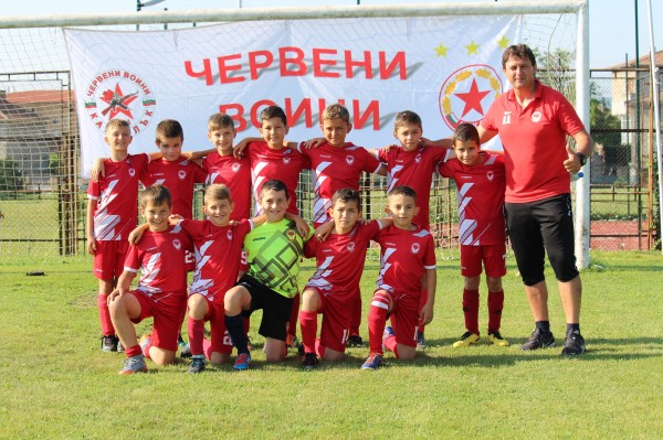“Розите“ станаха шампиони на турнира на “Червените воини“