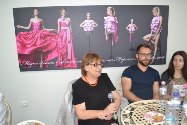 На Еньовден Деляна Бобева избра да представи първата си книга