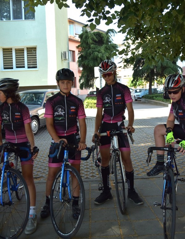 Достойно представяне на колоездачите от КК “Лястовица“