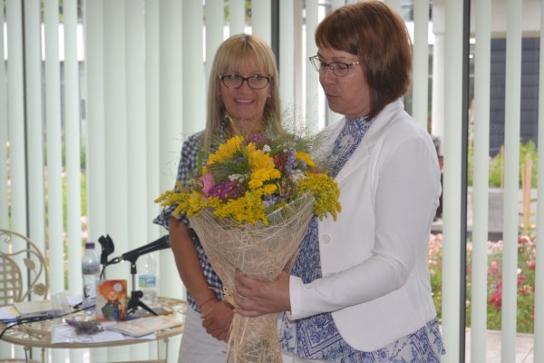 На Еньовден Деляна Бобева избра да представи първата си книга