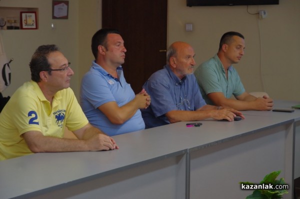 Три училища работят съвместно по нови указателни табели за казанлъшките улици