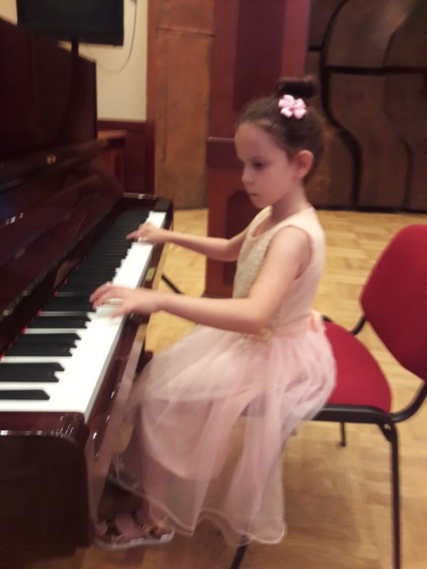 С 18 награди казанлъшките пианисти завършиха последните конкурси за сезона