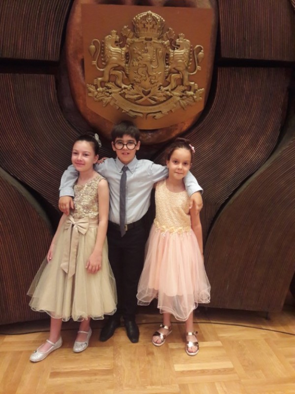 С 18 награди казанлъшките пианисти завършиха последните конкурси за сезона