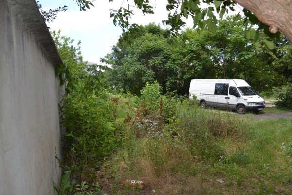 Община Казанлък продължава поетапно премахването на металните гаражи