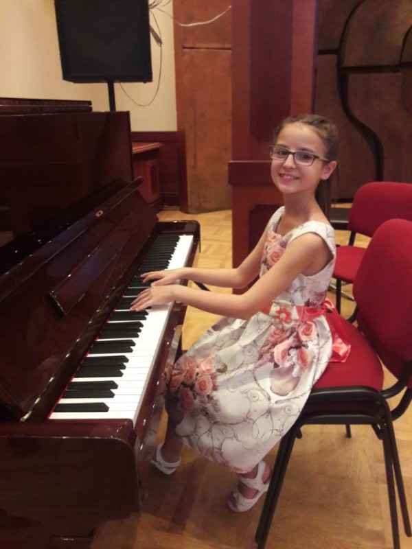 С 18 награди казанлъшките пианисти завършиха последните конкурси за сезона