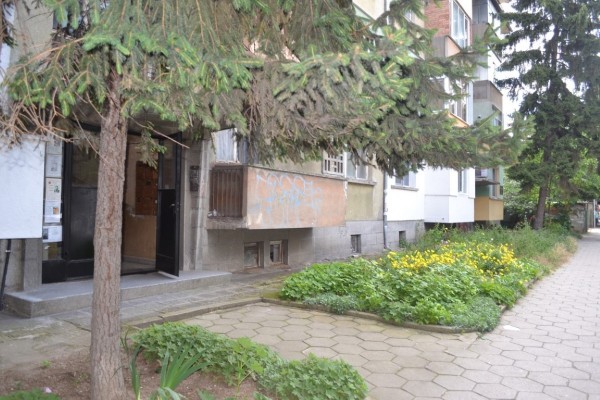 Община Казанлък продължава поетапно премахването на металните гаражи