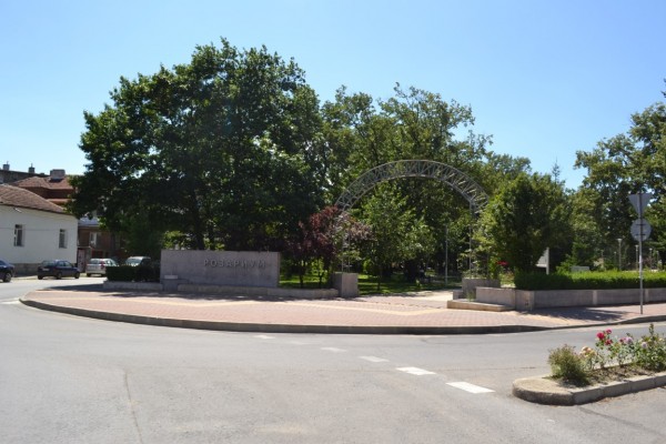 Започват летните обиколки на Казанлък с влакче