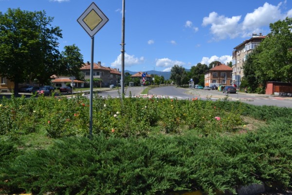 Започват летните обиколки на Казанлък с влакче