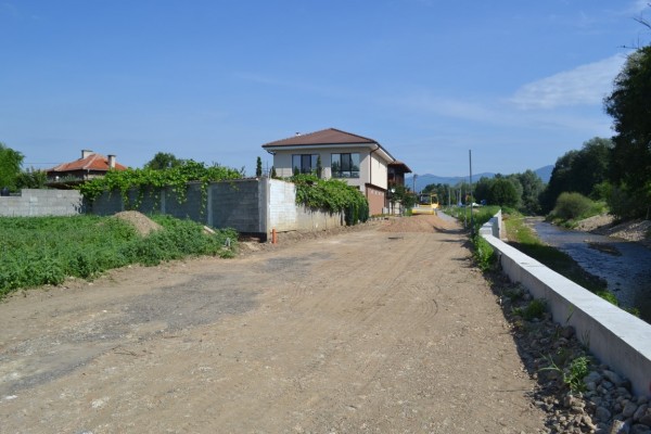  Общината работи по изграждането на улица „Орфей” в квартал „Крайречен”