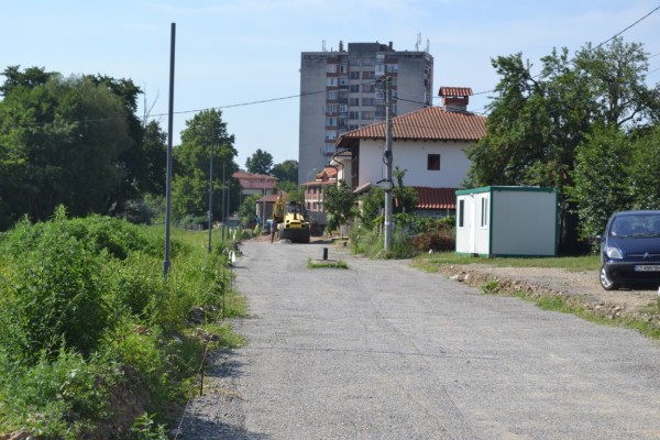  Общината работи по изграждането на улица „Орфей” в квартал „Крайречен”