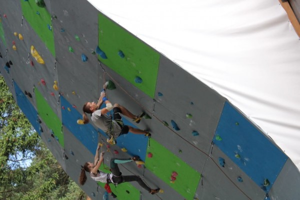 “Селт“ донесоха 13 медала и купа от състезания в Сърбия и Австрия