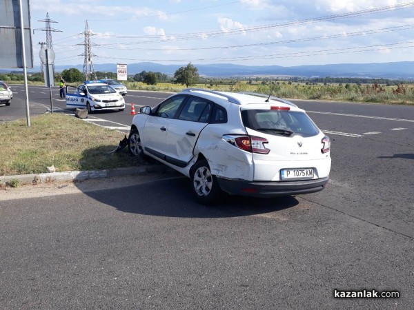 Отнето предимство сблъска още три коли на разклона за Шипка