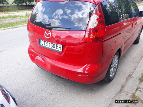 Момиче предизвика верижна катастрофа до бензиностанция “Шел“