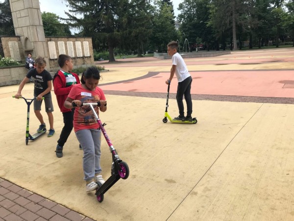 Малките казанлъчани в надпревара за “Скейтротрол“