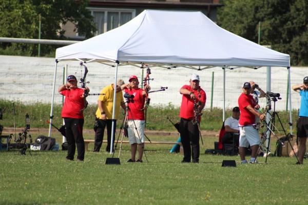 “Раптор арчери“ си отстреляха златен и сребърен медал