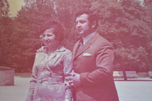 Община Казанлък и местният бизнес възстановиха покрива на ударената от мълния къща