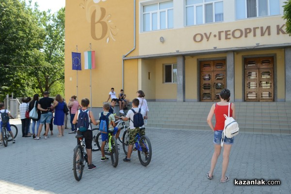 След вчерашната среща в ОУ “Георги Кирков“ отговори и решения все още няма