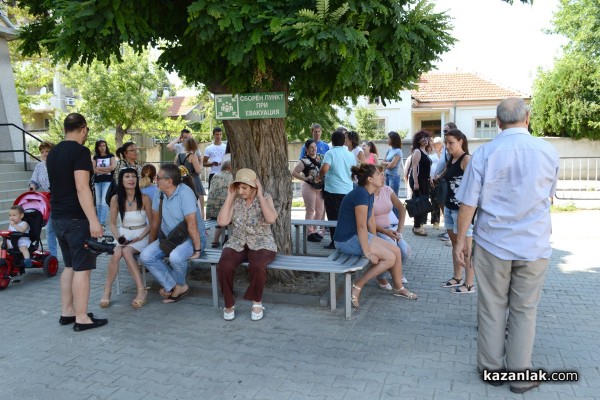 След вчерашната среща в ОУ “Георги Кирков“ отговори и решения все още няма