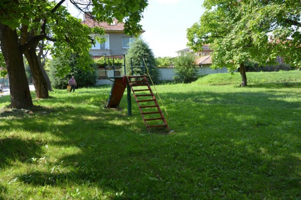 Ново парково пространство на мястото на Дервишевата градинка