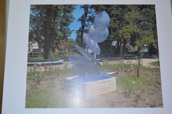 Продължава експонирането на нови пластики в парк „Розариум“