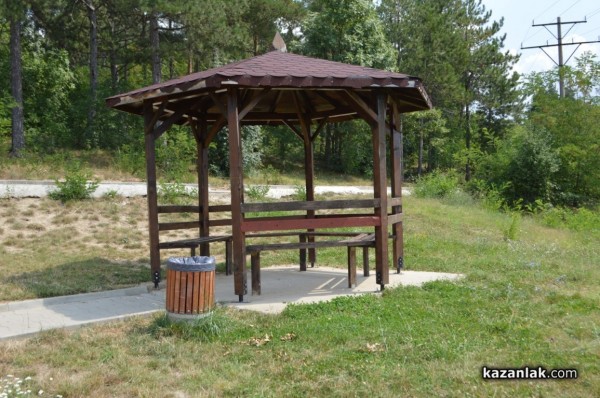 Вандали потрошиха и изгориха “Гледката“ на Тюлбето