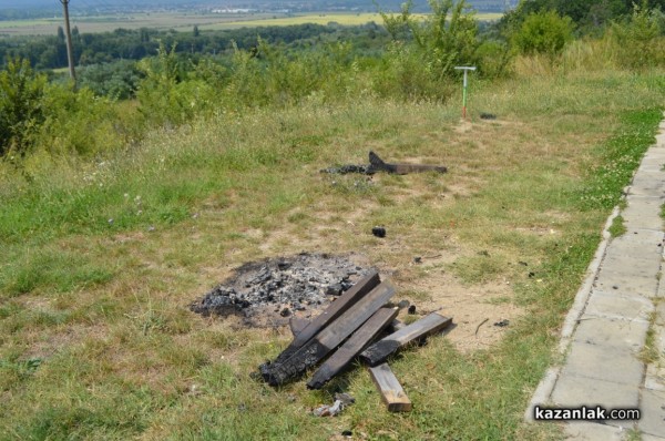 Вандали потрошиха и изгориха “Гледката“ на Тюлбето