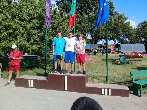 Две републикански и две вицерепубликански титли спечелиха стрелците ни