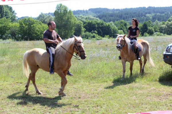 Казанлък вече има първото си сърце за капачки в Розариума 