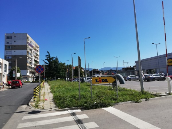 Общината ремонтира пътното платно до LIDL