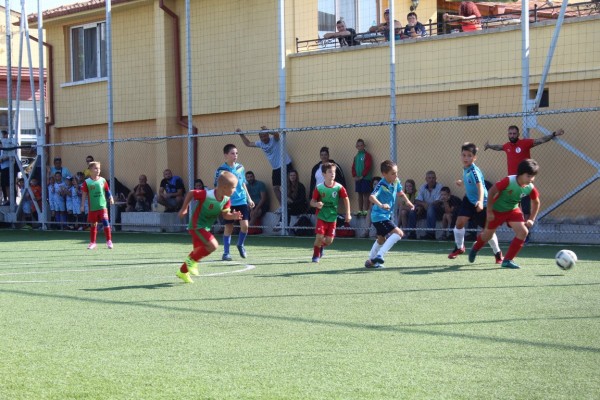 Малки футболисти показаха умения на турнир в Шейново