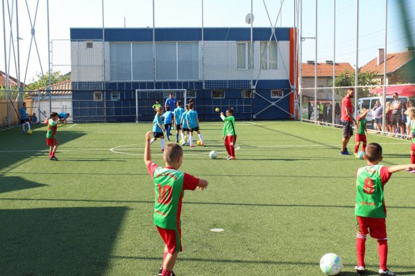 Малки футболисти показаха умения на турнир в Шейново