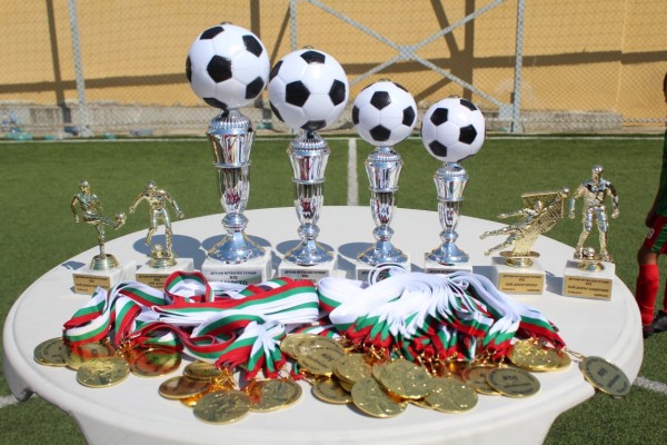 Малки футболисти показаха умения на турнир в Шейново