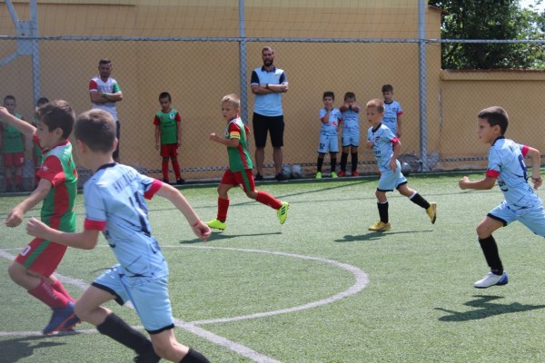 Малки футболисти показаха умения на турнир в Шейново