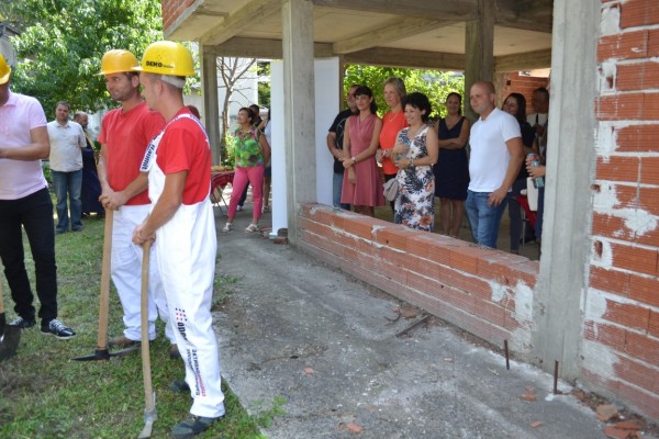 В Казанлък започва изграждането на единствения за Югоизточна България Дневен център за подкрепа на хора с деменция