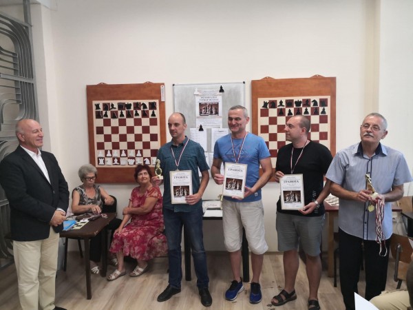 Казанлъчани с второ място на шах в отборна среща