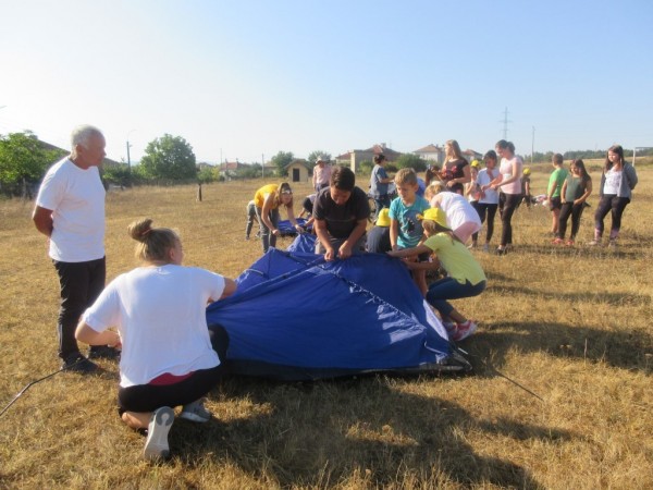 Деца от Копринка с нови умения, вече могат да разпъват палатки