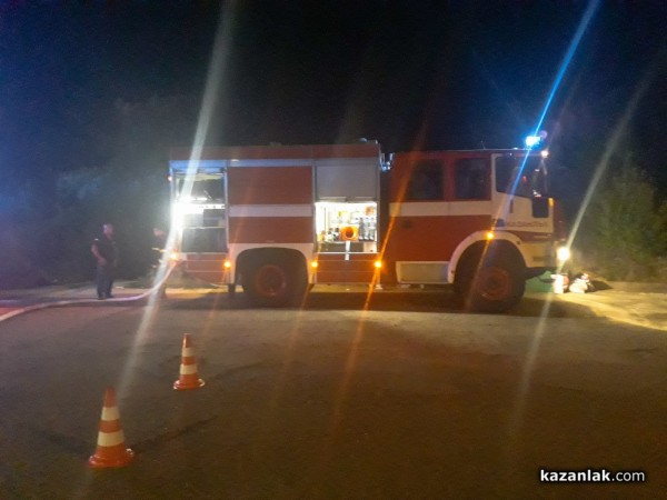 Изгоря напълно ромски вилает в Старите лозя